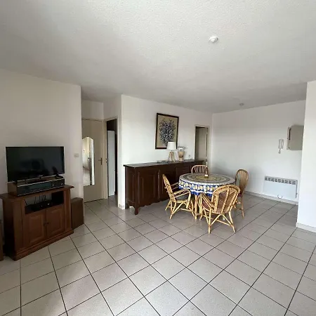 Apartment T3 Centre-ville Avec Piscine, Parking Securise, Proche Plage, 6 Pers - - Fr-1-701-12 *
