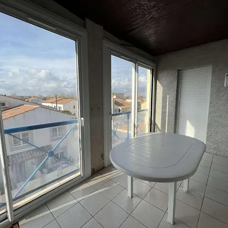 Apartment T3 Centre-ville Avec Piscine, Parking Securise, Proche Plage, 6 Pers - - Fr-1-701-12