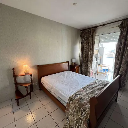 T3 Centre-ville Avec Piscine, Parking Securise, Proche Plage, 6 Pers - - Fr-1-701-12 *
